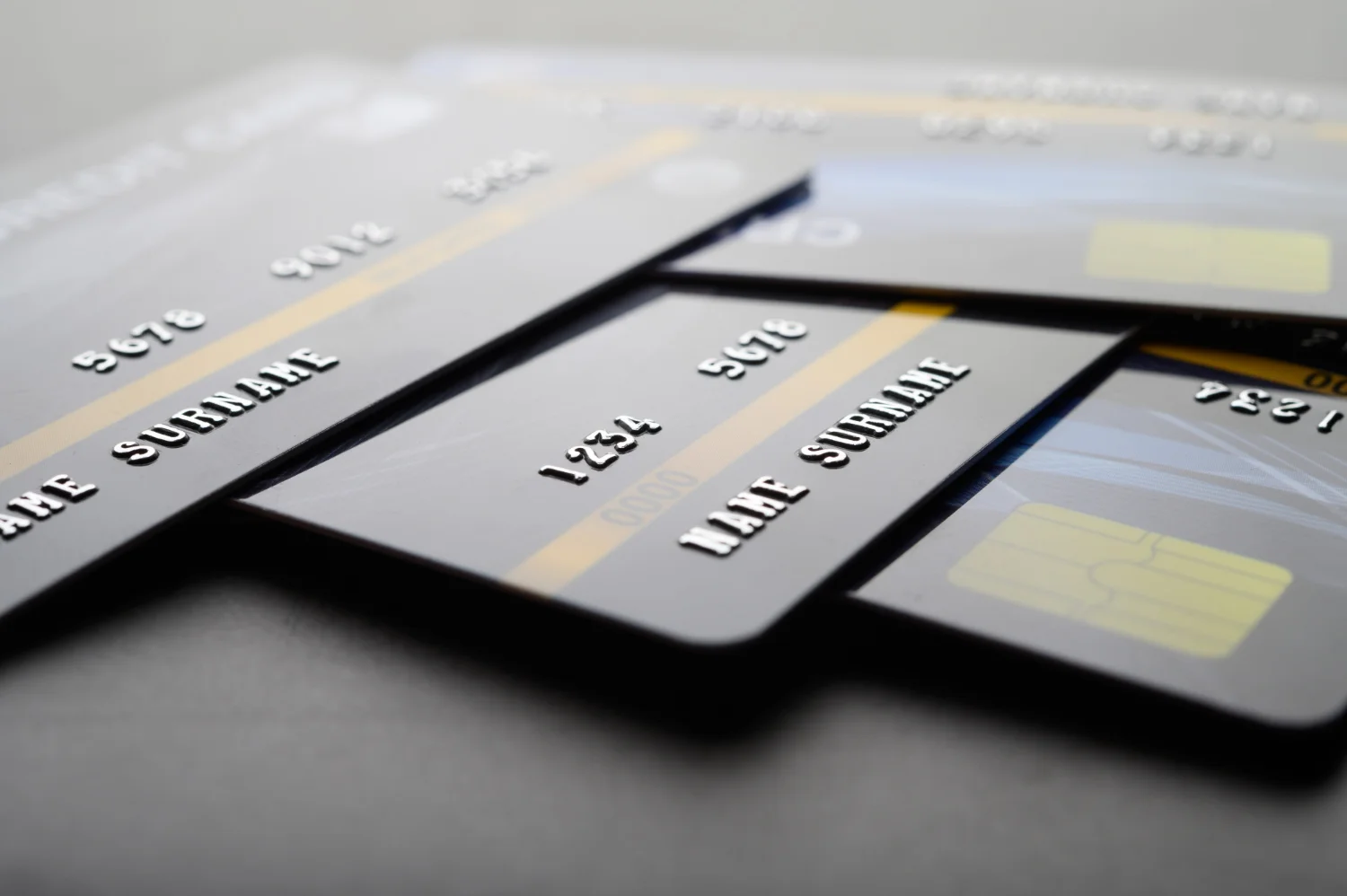 The Pros and Cons of Different Types of Credit Cards